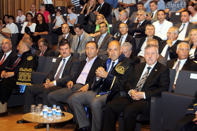 Piri Reis Üniversitesi'nde Mezuniyet Coşkusu galerisi resim 13