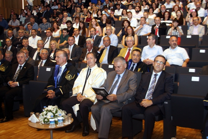 Piri Reis Üniversitesi'nde Mezuniyet Coşkusu galerisi resim 14