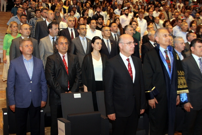 Piri Reis Üniversitesi'nde Mezuniyet Coşkusu galerisi resim 20