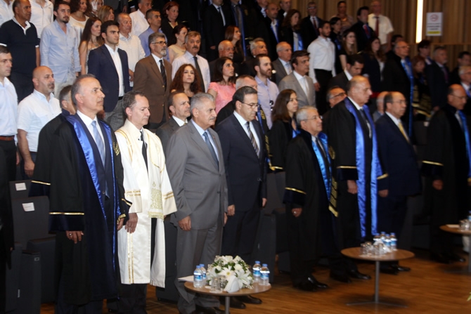 Piri Reis Üniversitesi'nde Mezuniyet Coşkusu galerisi resim 22