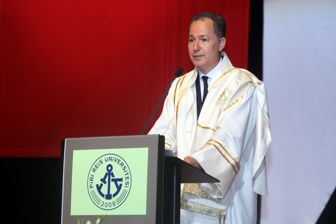 Piri Reis Üniversitesi'nde Mezuniyet Coşkusu galerisi resim 23