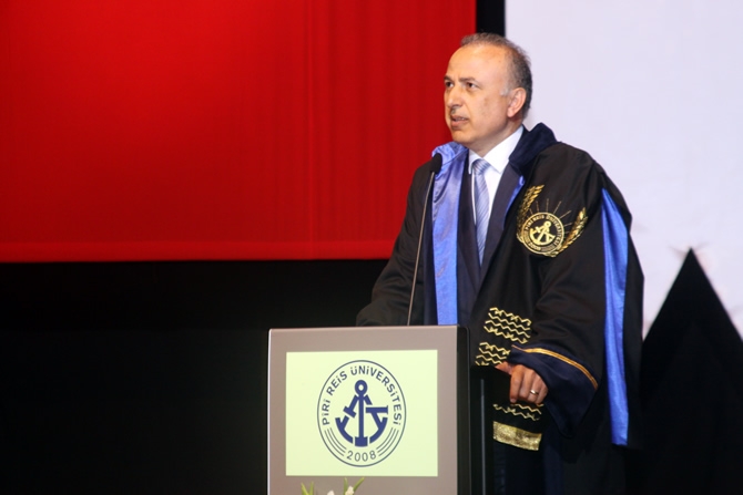 Piri Reis Üniversitesi'nde Mezuniyet Coşkusu galerisi resim 26