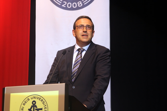 Piri Reis Üniversitesi'nde Mezuniyet Coşkusu galerisi resim 27