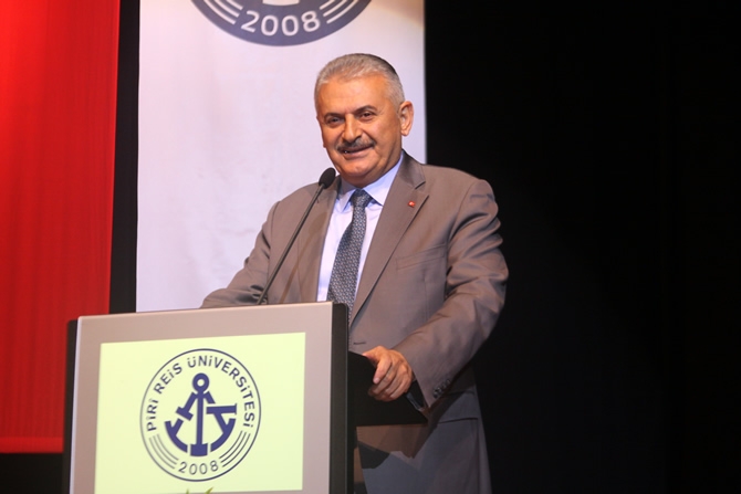 Piri Reis Üniversitesi'nde Mezuniyet Coşkusu galerisi resim 29