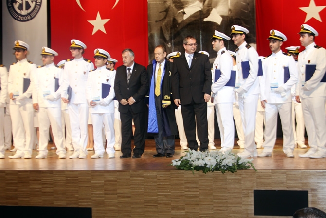 Piri Reis Üniversitesi'nde Mezuniyet Coşkusu galerisi resim 51