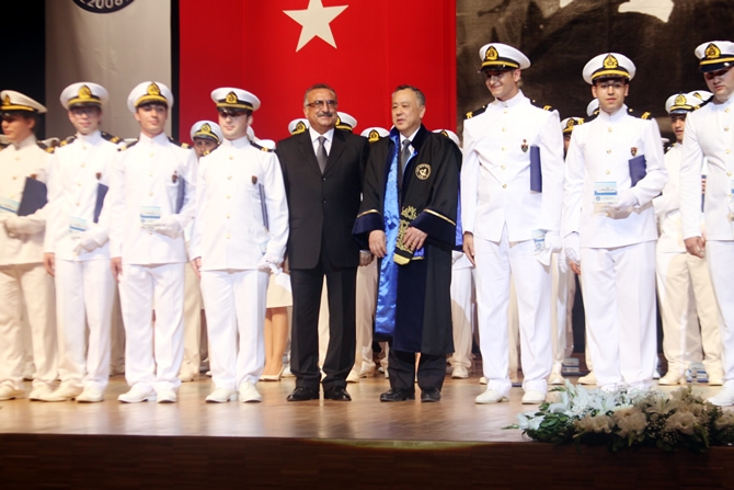 Piri Reis Üniversitesi'nde Mezuniyet Coşkusu galerisi resim 55