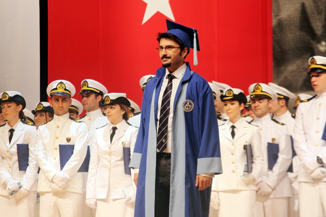 Piri Reis Üniversitesi'nde Mezuniyet Coşkusu galerisi resim 57