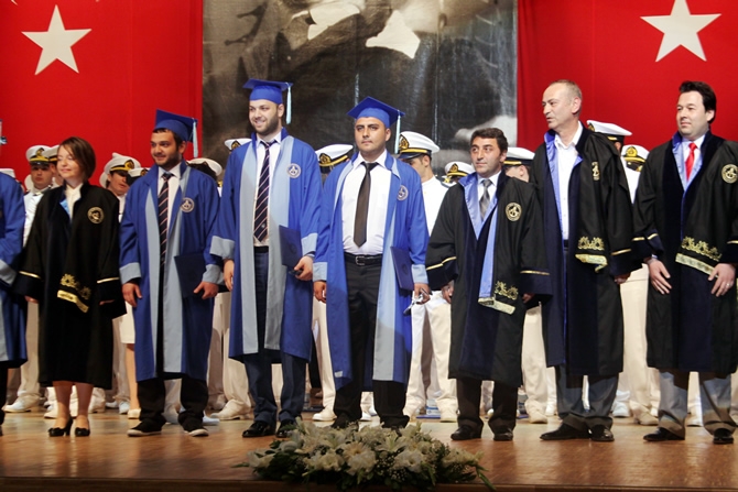 Piri Reis Üniversitesi'nde Mezuniyet Coşkusu galerisi resim 60