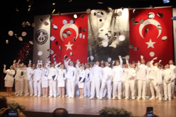 Piri Reis Üniversitesi'nde Mezuniyet Coşkusu galerisi resim 66