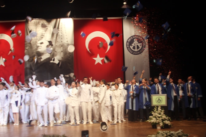 Piri Reis Üniversitesi'nde Mezuniyet Coşkusu galerisi resim 67