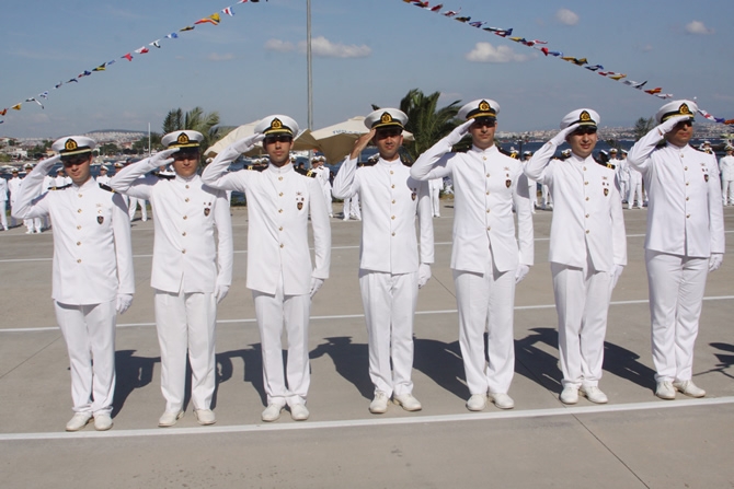 İTÜ Denizcilik Fakültesi 2015 yılı mezunlarını verdi galerisi resim 27