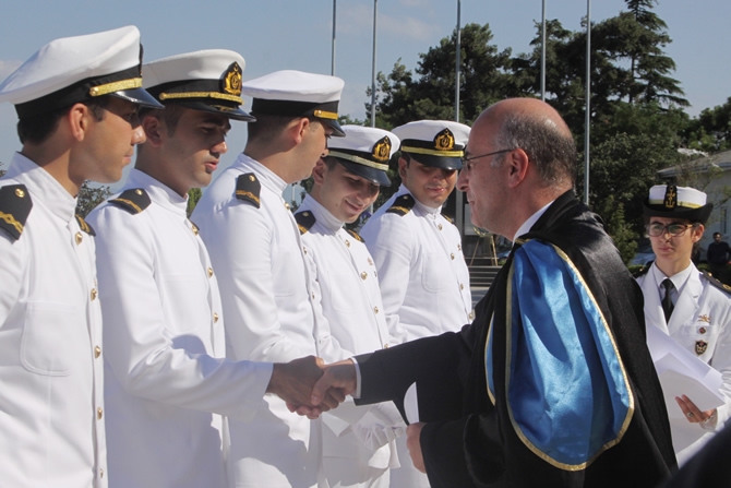 İTÜ Denizcilik Fakültesi 2015 yılı mezunlarını verdi galerisi resim 28