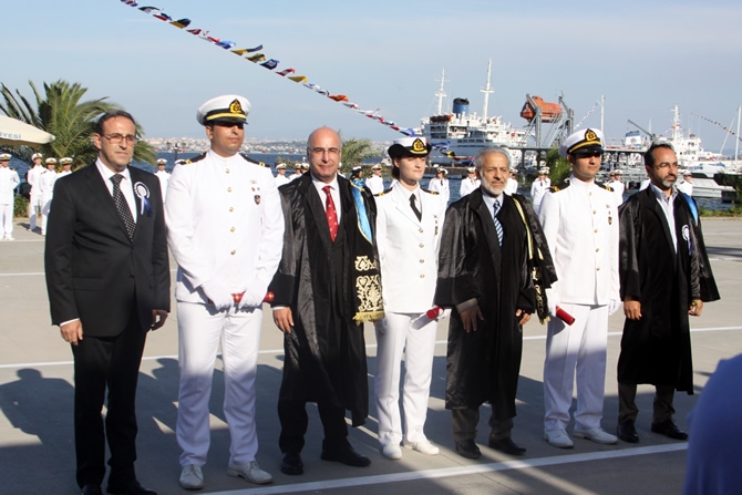 İTÜ Denizcilik Fakültesi 2015 yılı mezunlarını verdi galerisi resim 42
