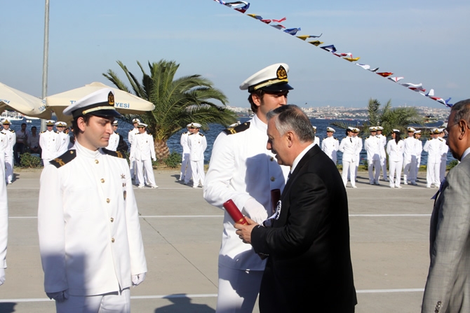İTÜ Denizcilik Fakültesi 2015 yılı mezunlarını verdi galerisi resim 43