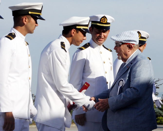 İTÜ Denizcilik Fakültesi 2015 yılı mezunlarını verdi galerisi resim 49