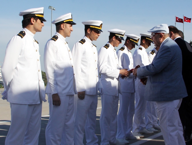 İTÜ Denizcilik Fakültesi 2015 yılı mezunlarını verdi galerisi resim 50