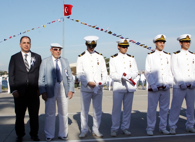 İTÜ Denizcilik Fakültesi 2015 yılı mezunlarını verdi galerisi resim 52