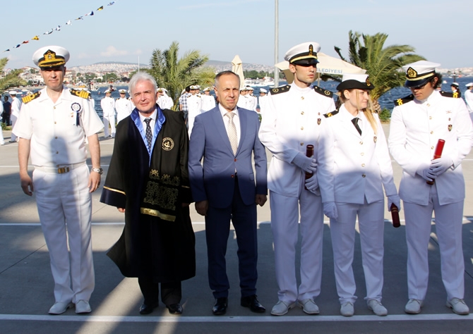 İTÜ Denizcilik Fakültesi 2015 yılı mezunlarını verdi galerisi resim 54