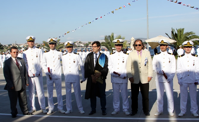 İTÜ Denizcilik Fakültesi 2015 yılı mezunlarını verdi galerisi resim 55