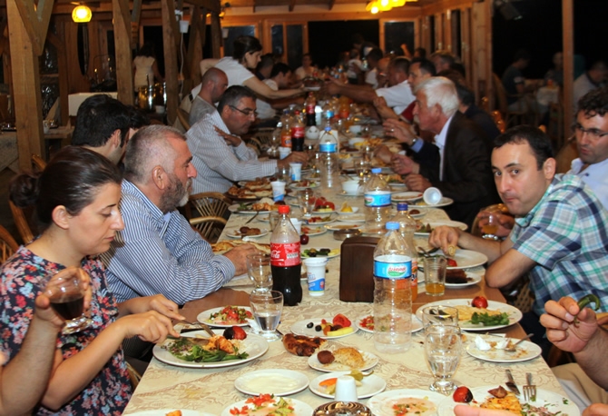 Gemi Mühendisleri iftarda bir araya geldi galerisi resim 1