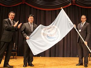 Özkan Poyraz bayrağı devraldı