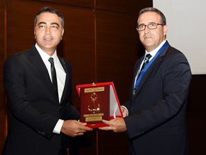 Göçmen Sorunu Konferansı'na katkı sağlayan isimlere Plaket verildi