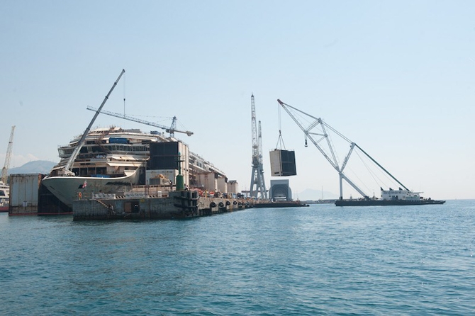 Costa Concordia'nın sökümü devam ediyor galerisi resim 3