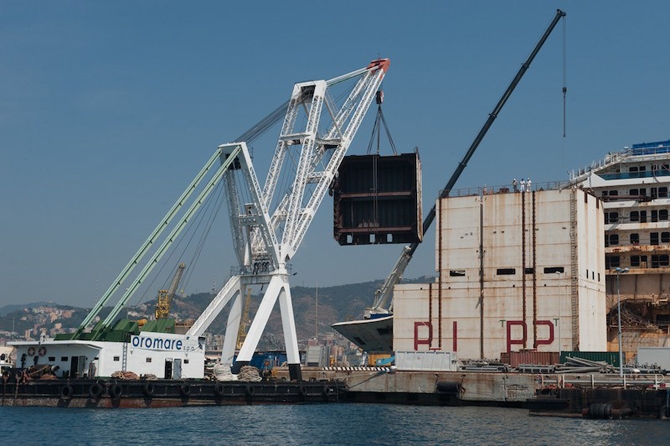 Costa Concordia'nın sökümü devam ediyor galerisi resim 5