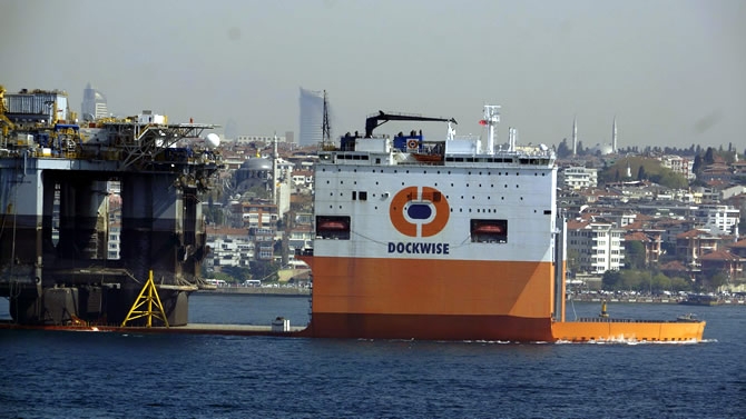 Platform taşıyıcı gemi Dockwise Vanguard, İstanbul Boğazı’ndan geçti galerisi resim 10