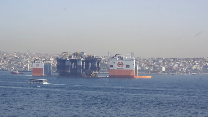 Platform taşıyıcı gemi Dockwise Vanguard, İstanbul Boğazı’ndan geçti galerisi resim 13