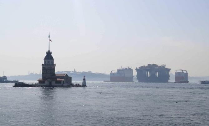 Platform taşıyıcı gemi Dockwise Vanguard, İstanbul Boğazı’ndan geçti galerisi resim 5