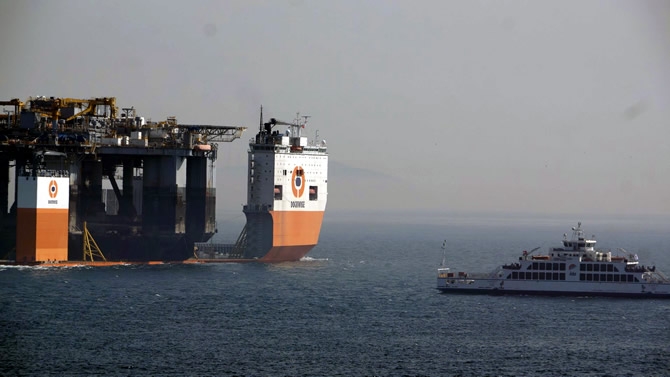 Platform taşıyıcı gemi Dockwise Vanguard, İstanbul Boğazı’ndan geçti galerisi resim 6