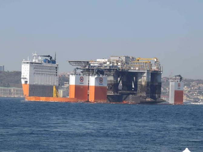 Platform taşıyıcı gemi Dockwise Vanguard, İstanbul Boğazı’ndan geçti galerisi resim 8