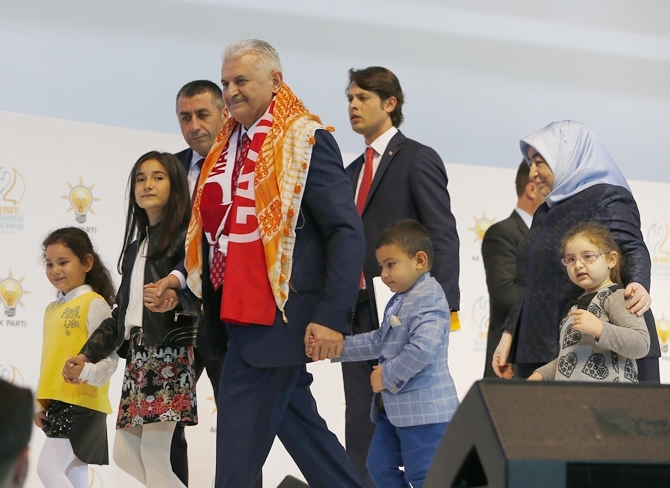 AK Parti'de yeni dönem: Binali Yıldırım genel başkan seçildi galerisi resim 1