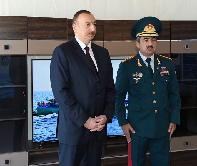 Aliyev Devlet Sınır Sevisi'nin yeni sınır denetim gemisini inceledi galerisi resim 2