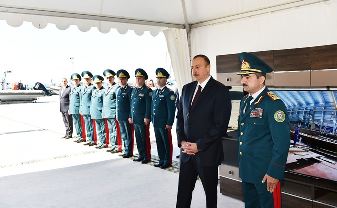 Aliyev Devlet Sınır Sevisi'nin yeni sınır denetim gemisini inceledi galerisi resim 3