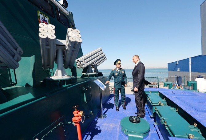 Aliyev Devlet Sınır Sevisi'nin yeni sınır denetim gemisini inceledi galerisi resim 8