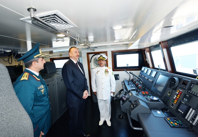 Aliyev Devlet Sınır Sevisi'nin yeni sınır denetim gemisini inceledi galerisi resim 9