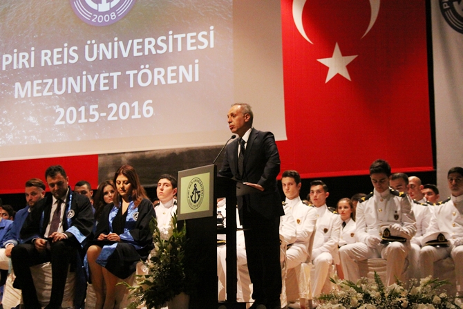 Piri Reis Üniversitesi'nde 244 öğrenci mezuniyet heyecanı yaşadı galerisi resim 10