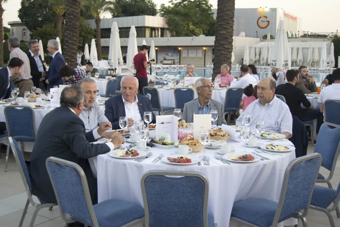 Denizcilik sektörü Onursan iftarında biraraya geldi galerisi resim 9