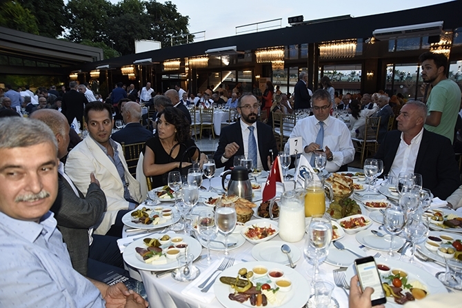 Türk denizcilik sektörü İMEAK DTO'nun düzenlediği iftar yemeğinde b galerisi resim 4