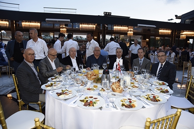 Türk denizcilik sektörü İMEAK DTO'nun düzenlediği iftar yemeğinde b galerisi resim 8