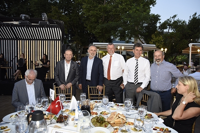Türk denizcilik sektörü İMEAK DTO'nun düzenlediği iftar yemeğinde b galerisi resim 9
