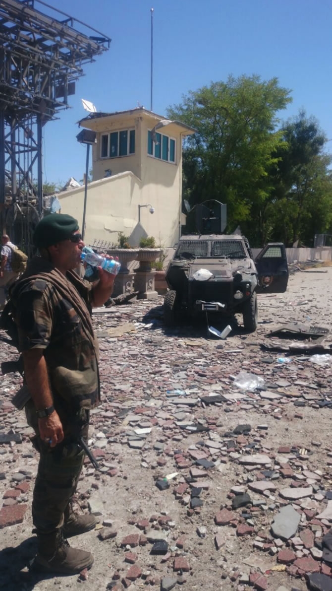 Gölbaşı'ndaki hain saldırıda 42 polis şehit oldu galerisi resim 11