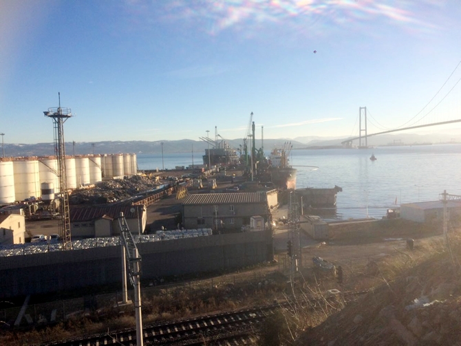 İzmit Körfezi'nde sızan petrol deniz kirliliğine neden oldu galerisi resim 12