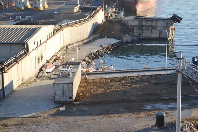 İzmit Körfezi'nde sızan petrol deniz kirliliğine neden oldu galerisi resim 27