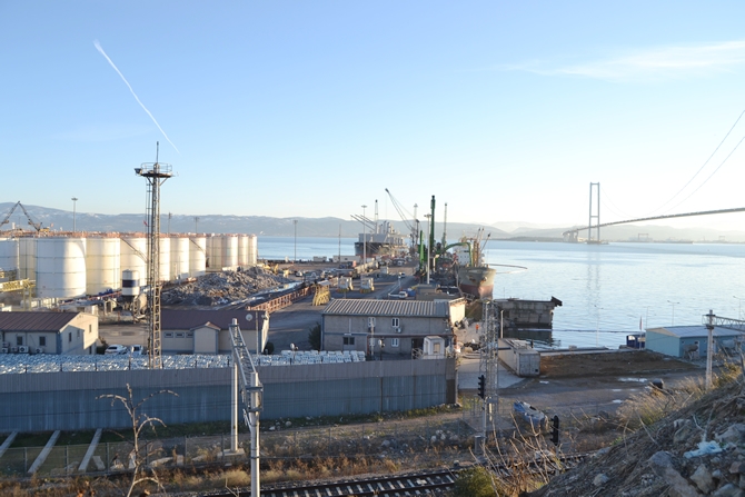 İzmit Körfezi'nde sızan petrol deniz kirliliğine neden oldu galerisi resim 45