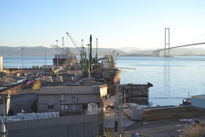 İzmit Körfezi'nde sızan petrol deniz kirliliğine neden oldu galerisi resim 46