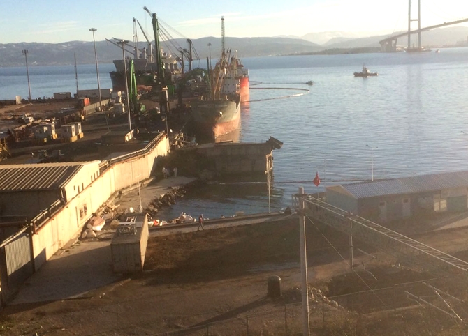 İzmit Körfezi'nde sızan petrol deniz kirliliğine neden oldu galerisi resim 7