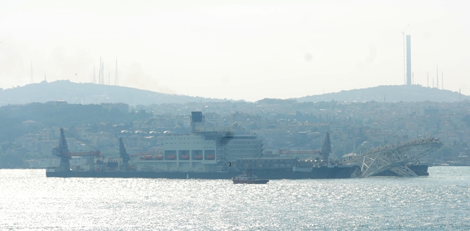 Dünyanın en büyük gemisi İstanbul Boğazı'ndan geçti galerisi resim 11
